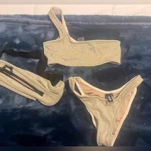 One shoulder triangl bikini